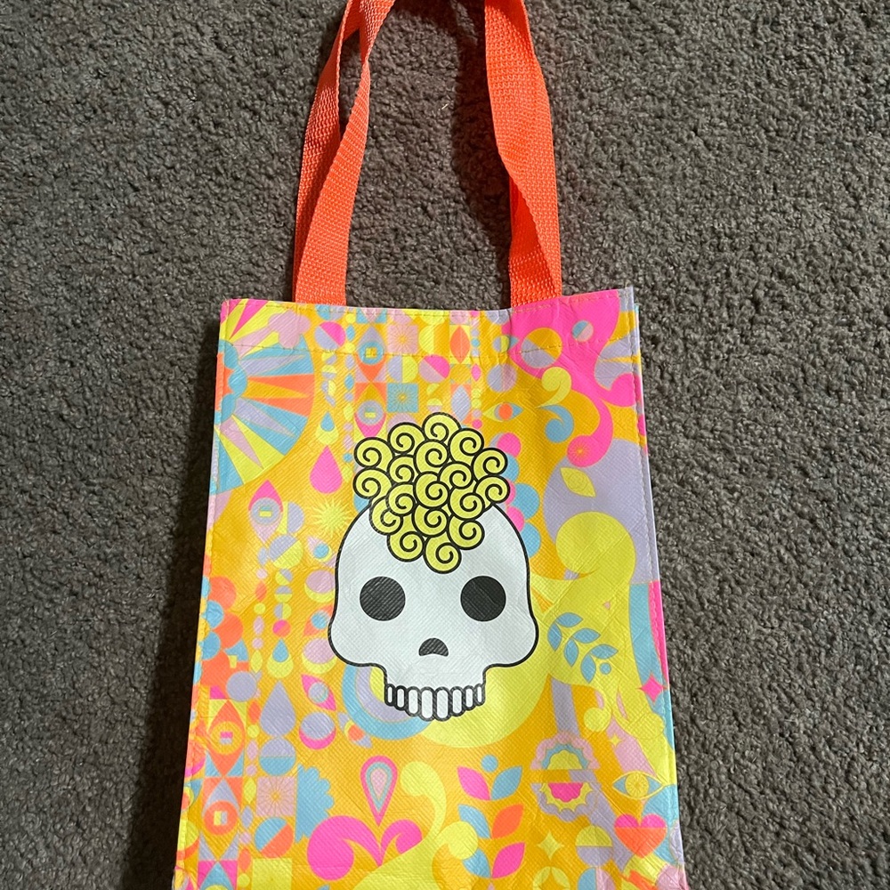 Amika tote bag